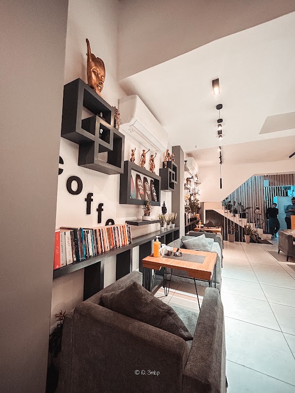 Kan Restaurant & Café
