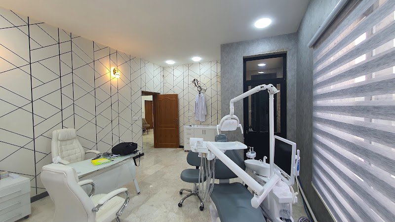 د. انمار نزار العبيدي(dental clinic)